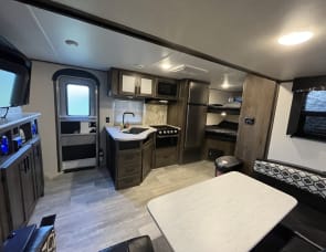 Prime Time RV Avenger 24BHS