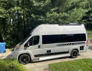 Regency RV National Traveler Trek SPT